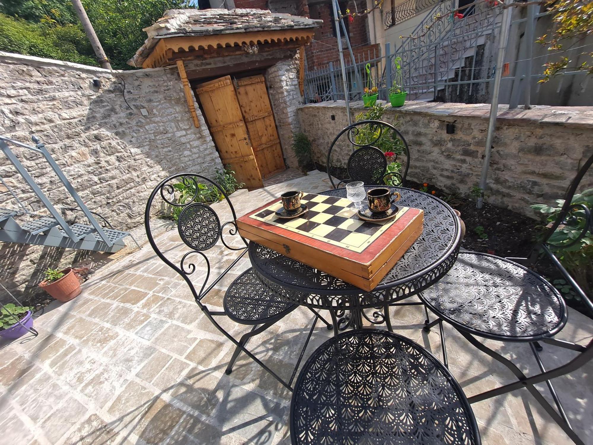 "Villa 70" Guesthouse Gjirokastër Exterior foto